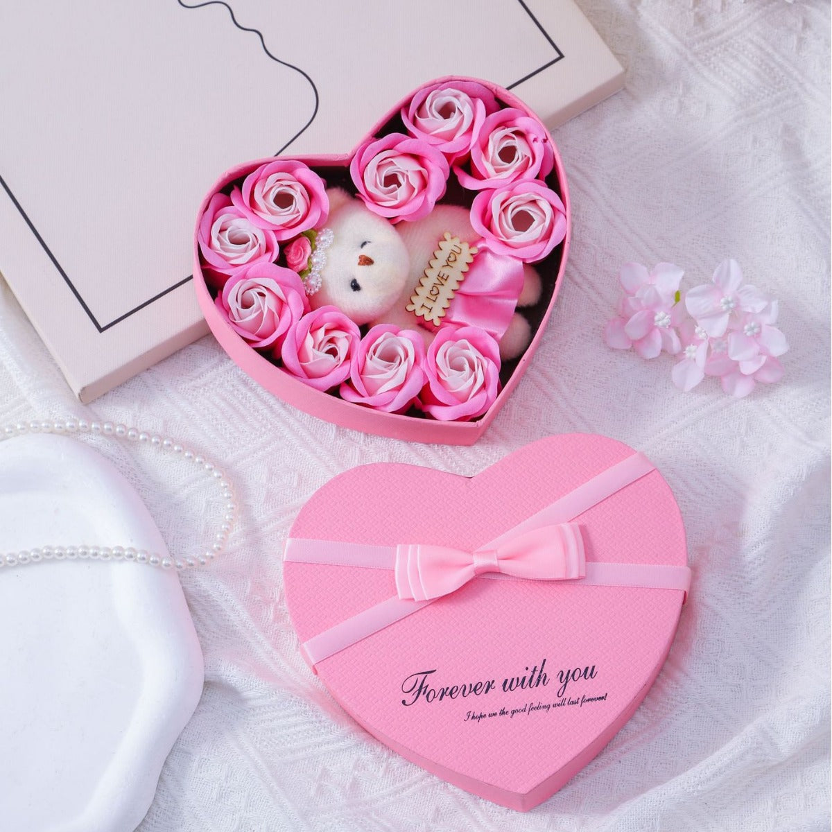 Celebrity Rose Heart Gift Box
