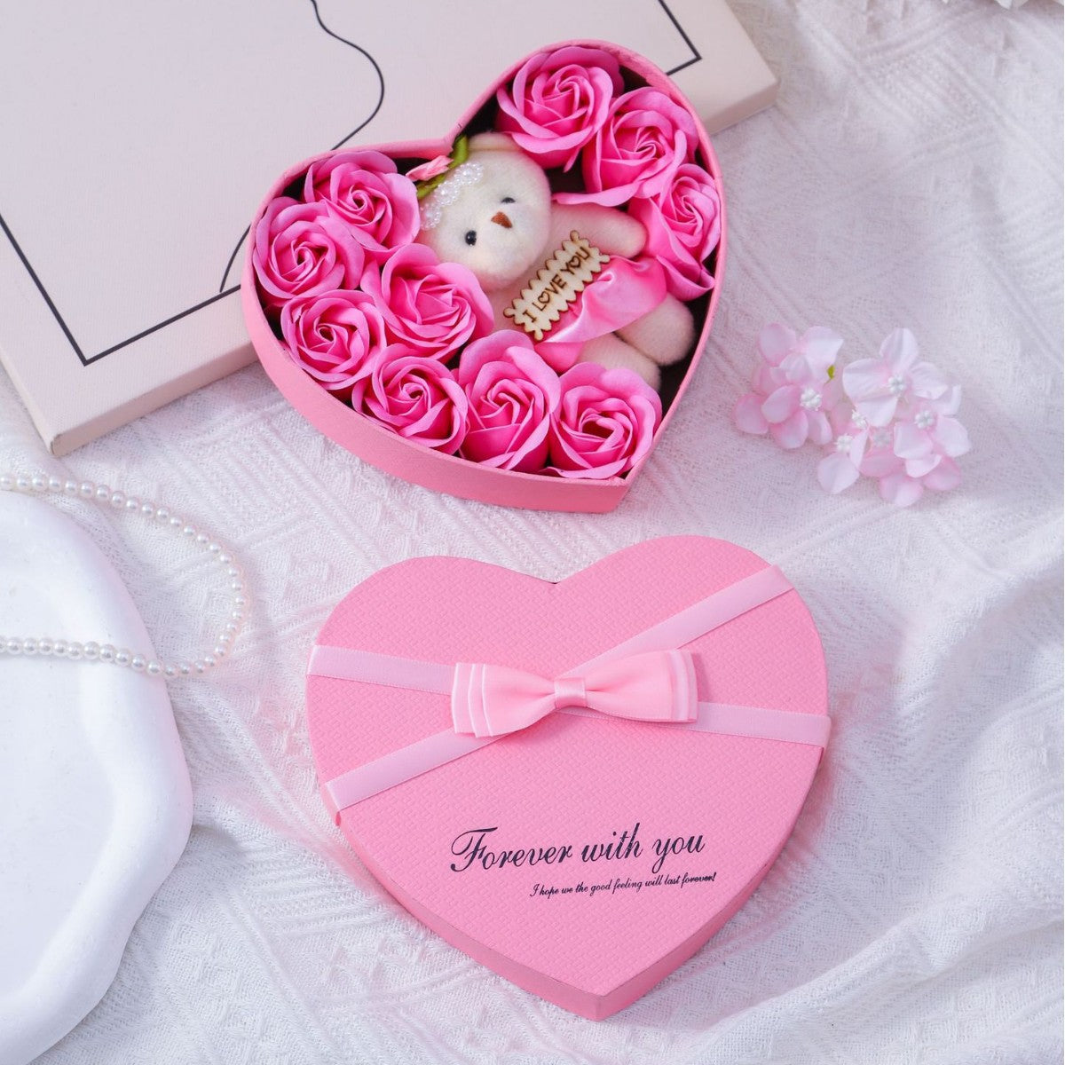 Celebrity Rose Heart Gift Box